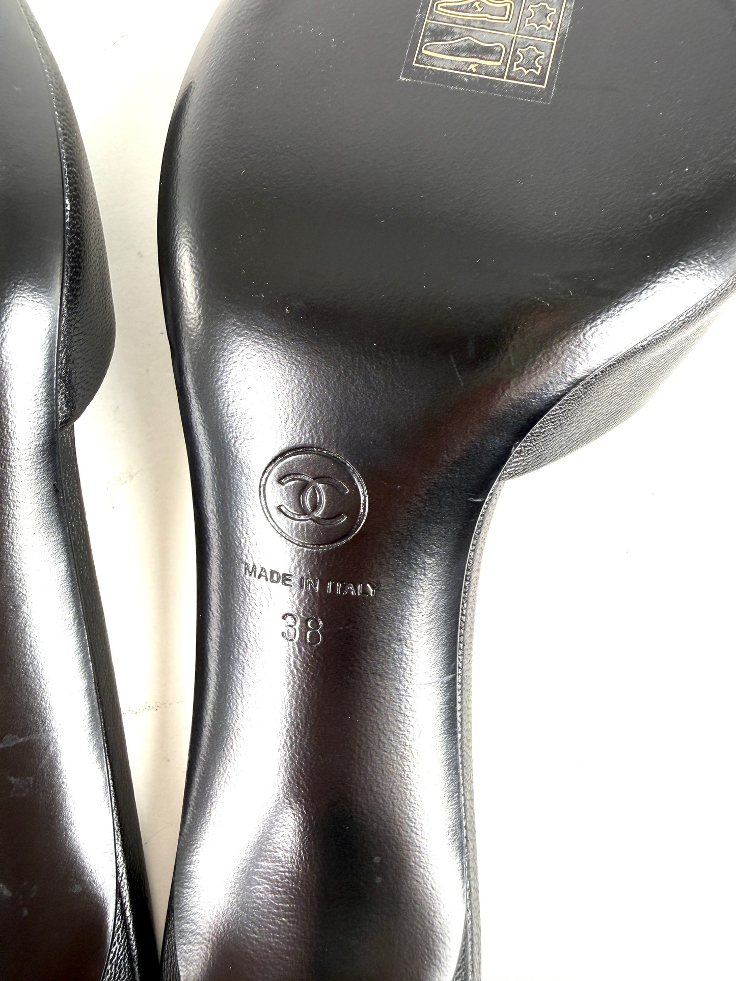 CHANEL CC Logo Black Leather Pearl 2020 Slide Kitten Heel Sandals 38, 7.5 New