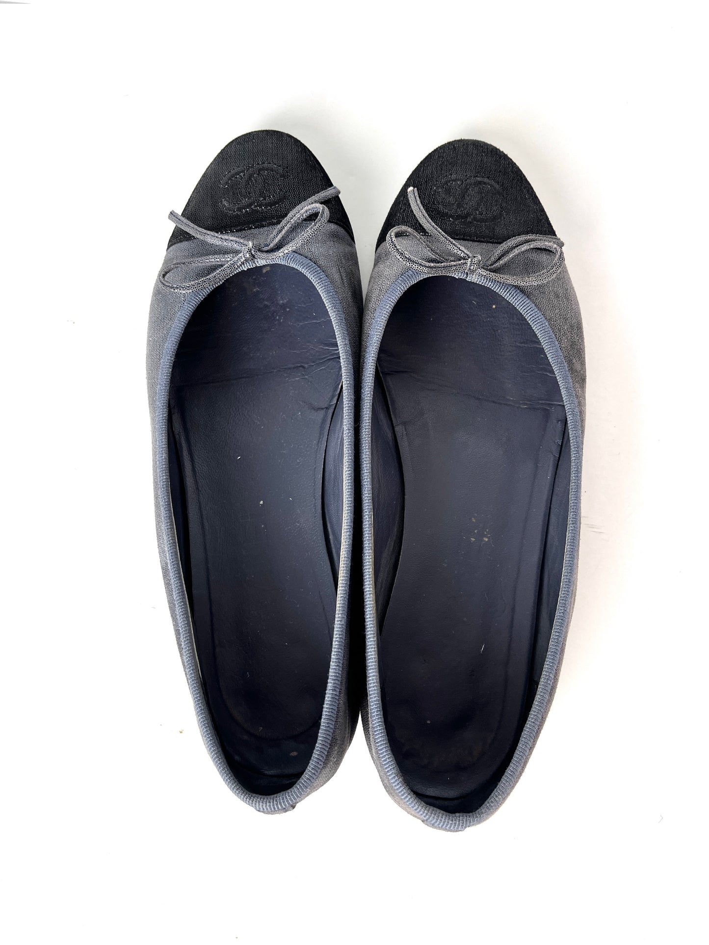 CHANEL Black Dark Gray CC Logo Ballerina Leather Flats 37, 6.5