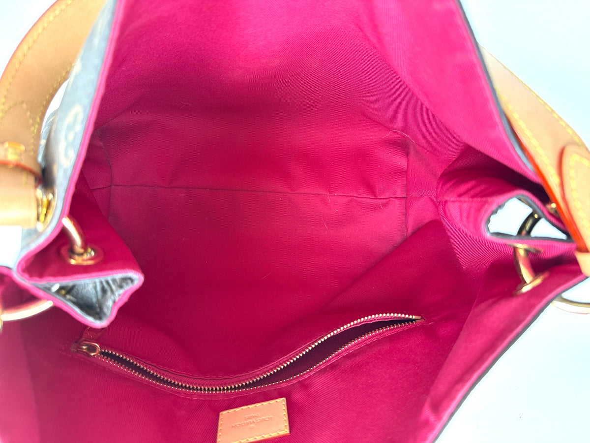 Louis Vuitton Graceful PM Hobo Monogram Brown Pink Canvas Shoulder Hobo Bag