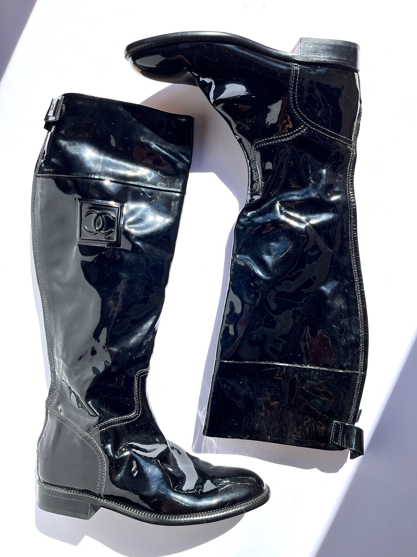 Vintage CHANEL CC Logo Patent Leather Black Long Flat Boots 37.5 7