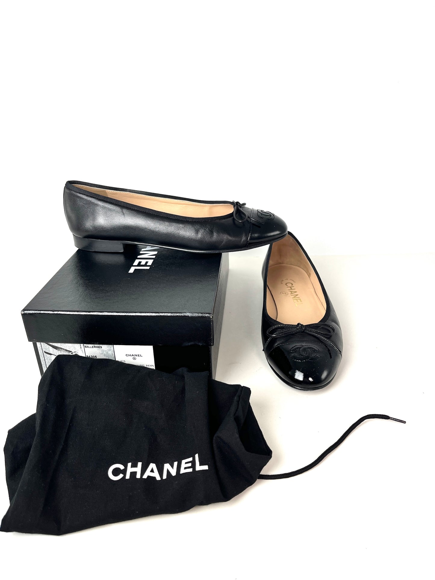 CHANEL Black Cap Toe Leather Ballerina Classic Logo Flats 37.5 7