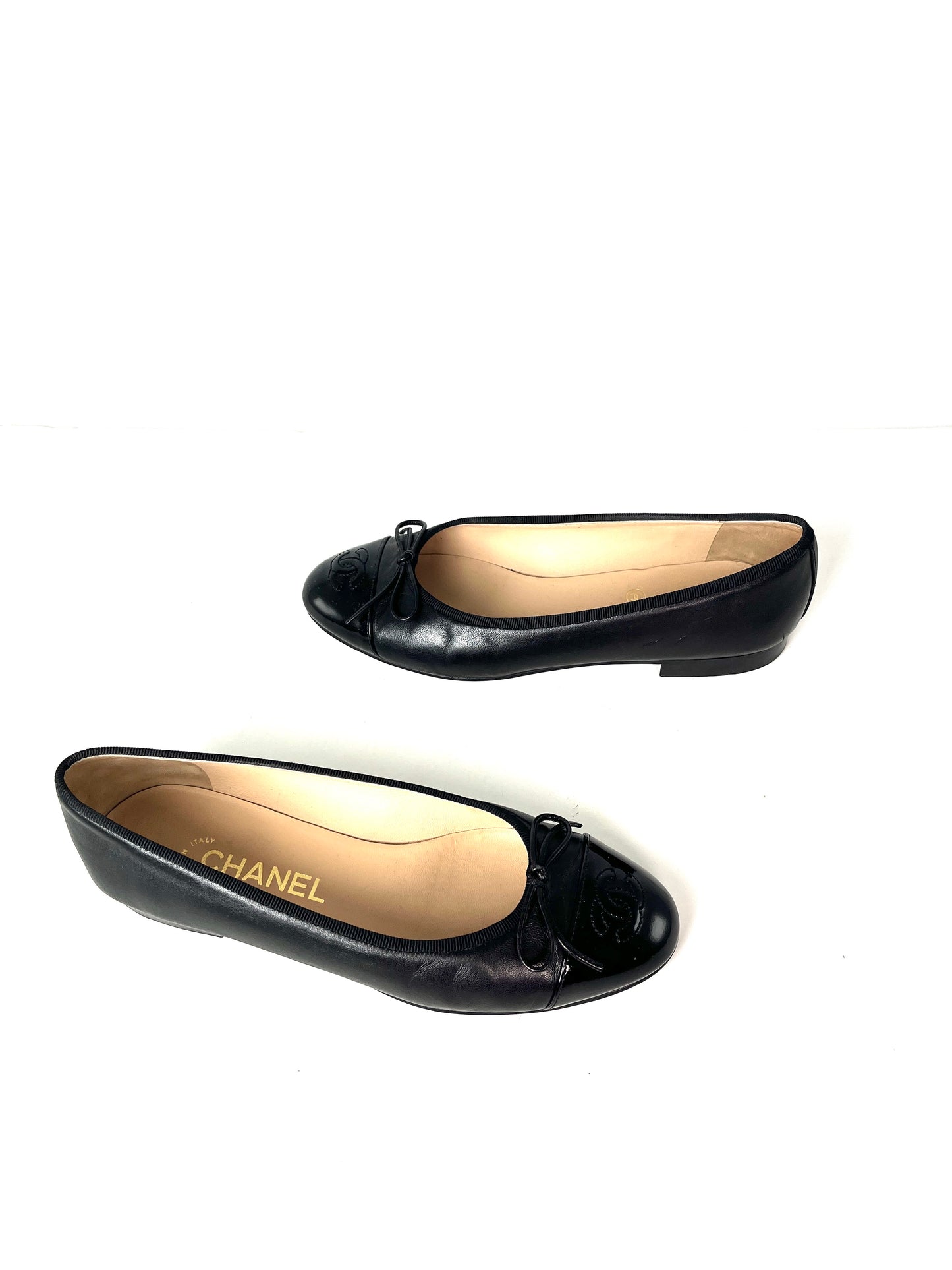 CHANEL Black Cap Toe Leather Ballerina Classic Logo Flats 37.5 7