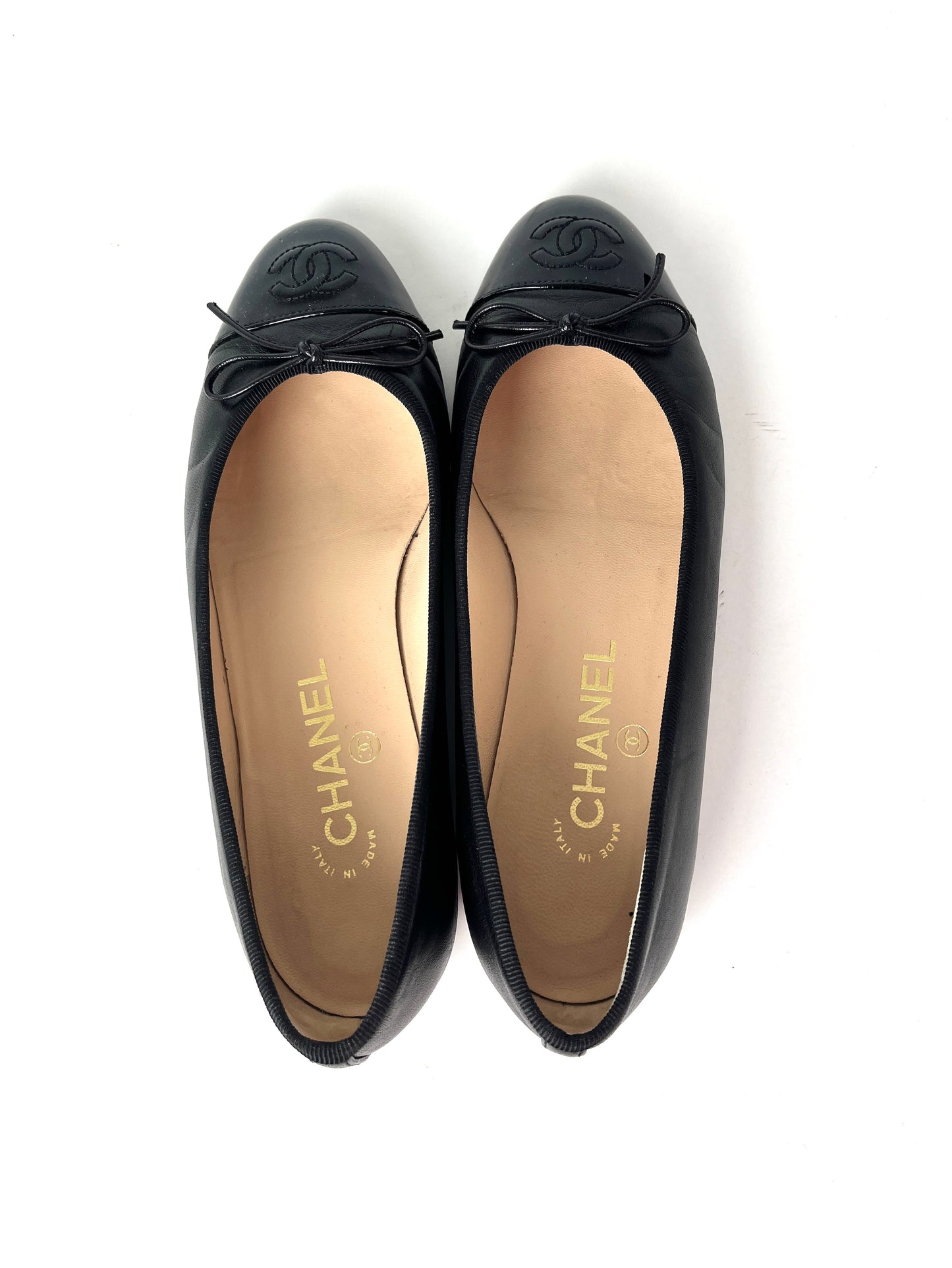 CHANEL Black Cap Toe Leather Ballerina Classic Logo Flats 37.5 7