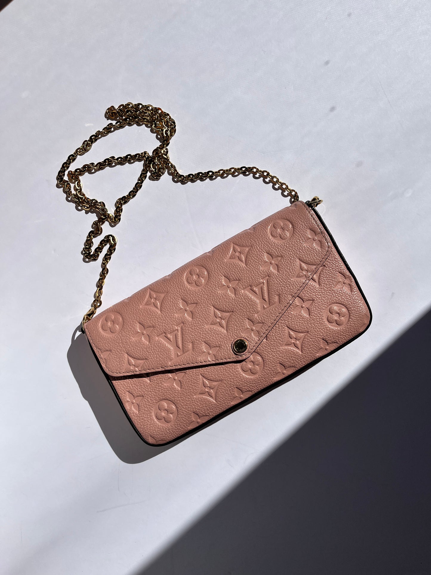 LOUIS VUITTON Felicie Rose Poudre Pink Monogram Empreinte Leather Chain Wallet Pochette