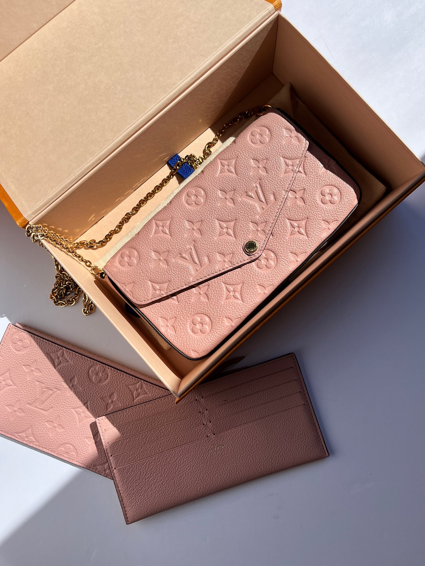 LOUIS VUITTON Felicie Rose Poudre Pink Monogram Empreinte Leather Chain Wallet Pochette Pink bag