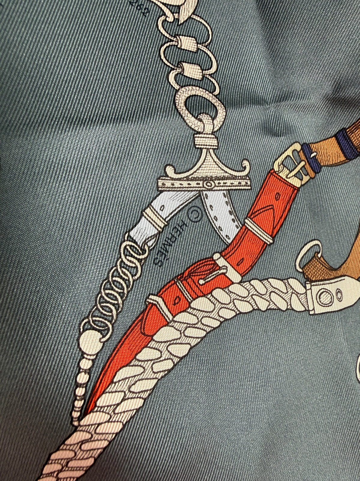 HERMES Les Chevaux Dechaines Square 90 cm Ardoise Clair Corail Gris Gray Silk Scarf