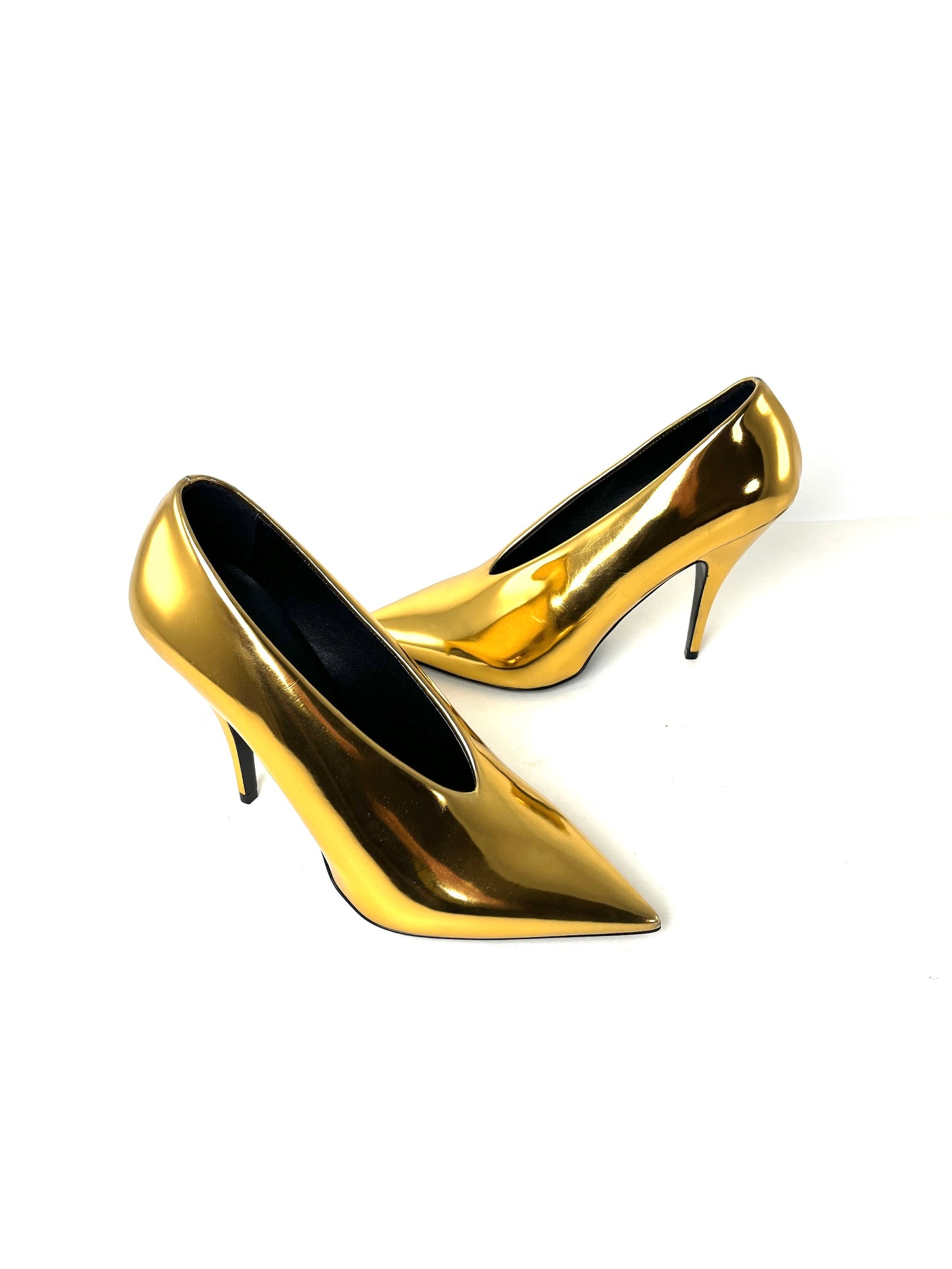 Stella McCartney Pointed Tow V Neck Metallic Gold Pumps Heels 38 7.5