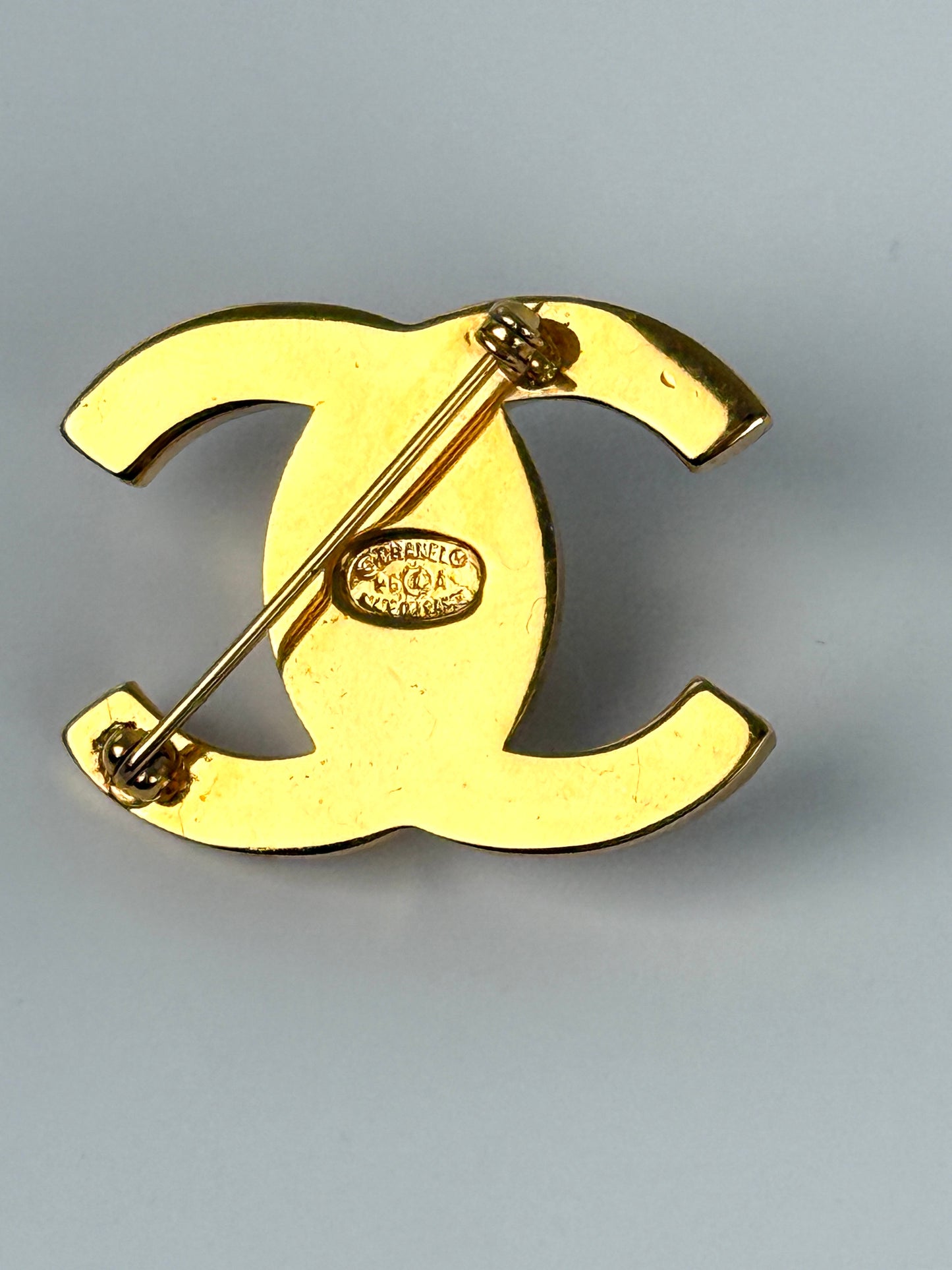 CHANEL Turnlock CC Gold Rhinestone CC Logo 96 Brooch Pin