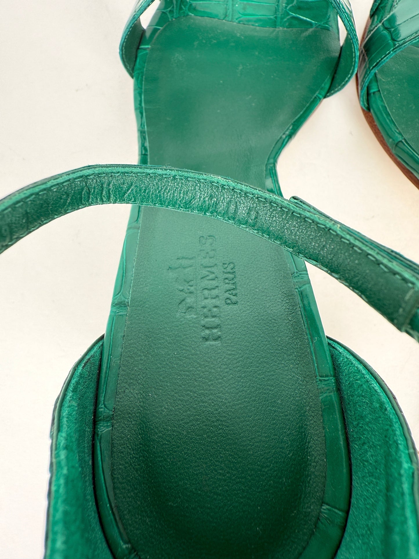 HERMES Joy 70 Special Order Green Shiny Mississippiensis Alligator Sandals Heels 37 6.5