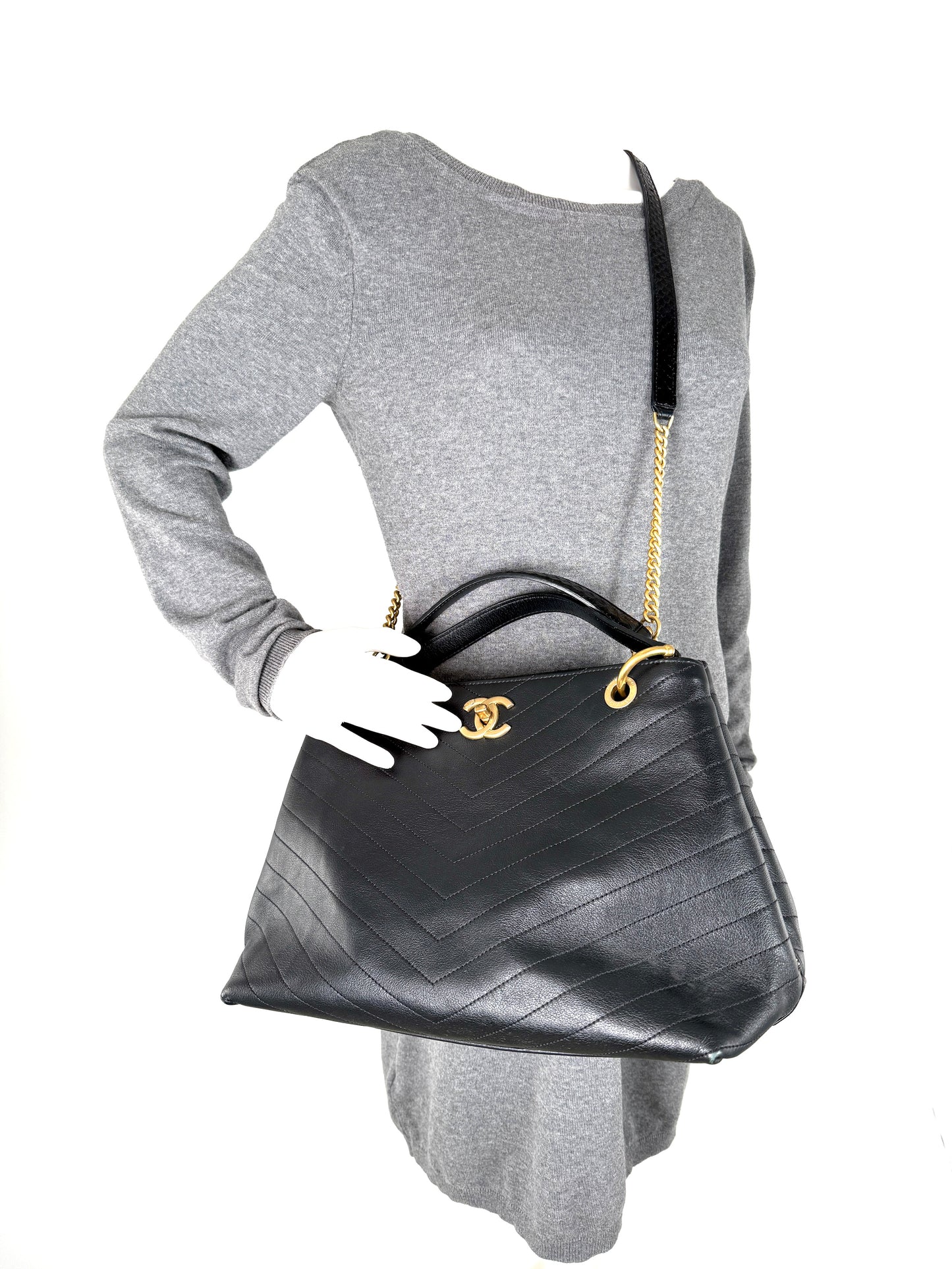 CHANEL Large Chevron Stitched Chic Shopping Black Calfskin Leather Snakeskin Tote Bag