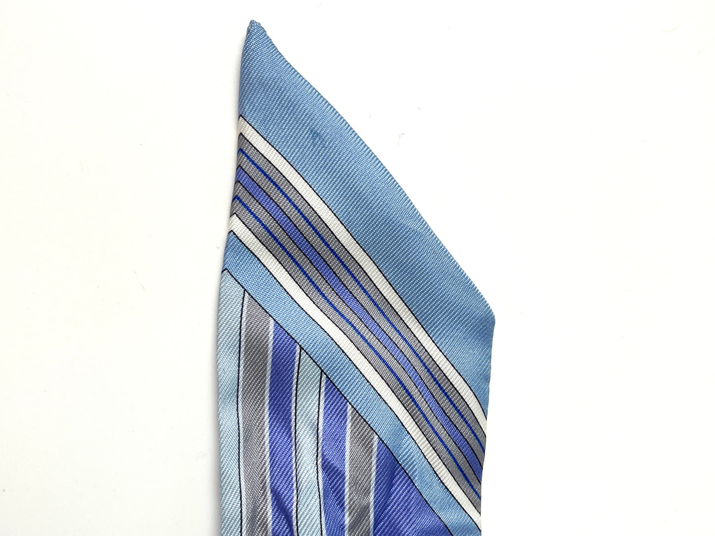 Hermes Blue Couvertures Nouvelles Horse Print Ciel Marine Sable Silk Twilly Scarf