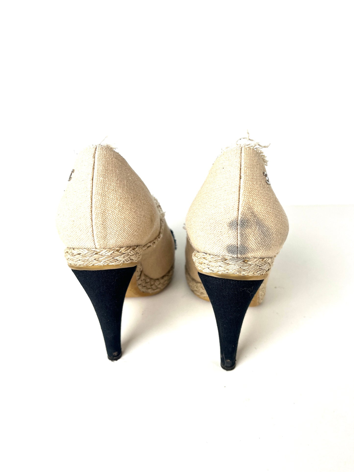 CHANEL 2014 Cap Toe Frayed Canvas Bi Color Beige Black Espadrille Pumps 39 8.5