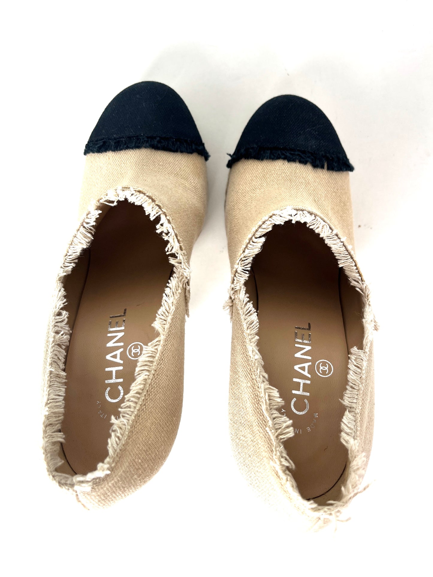 CHANEL 2014 Cap Toe Frayed Canvas Bi Color Beige Black Espadrille Pumps 39 8.5