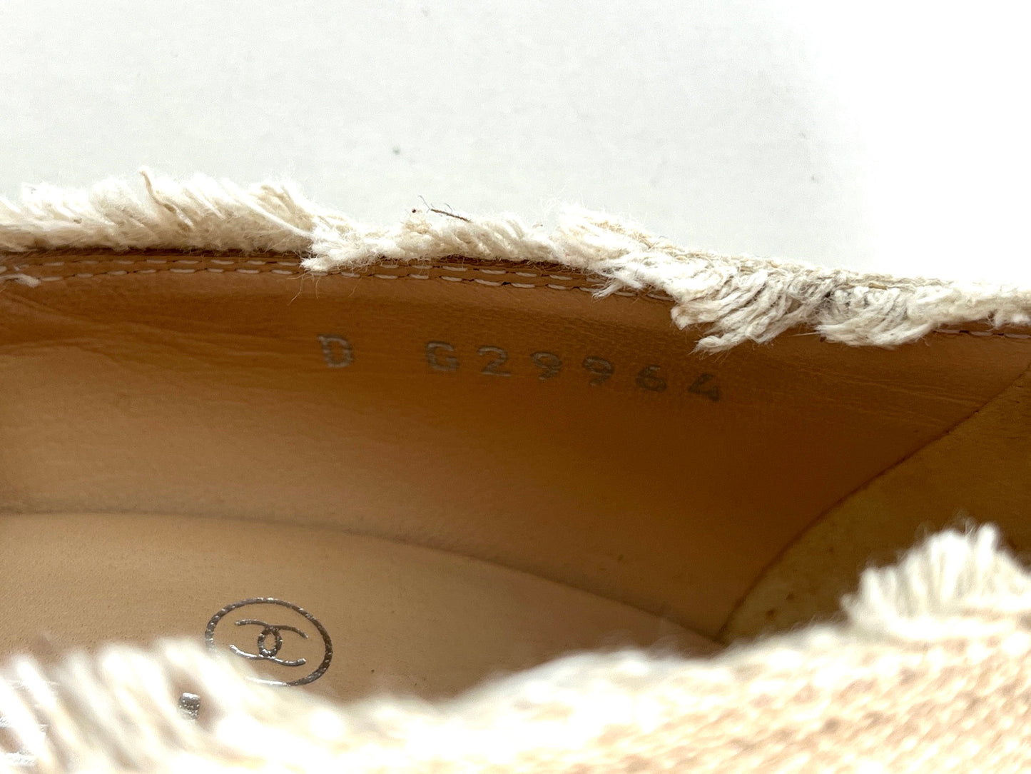 CHANEL 2014 Cap Toe Frayed Canvas Bi Color Beige Black Espadrille Pumps 39 8.5