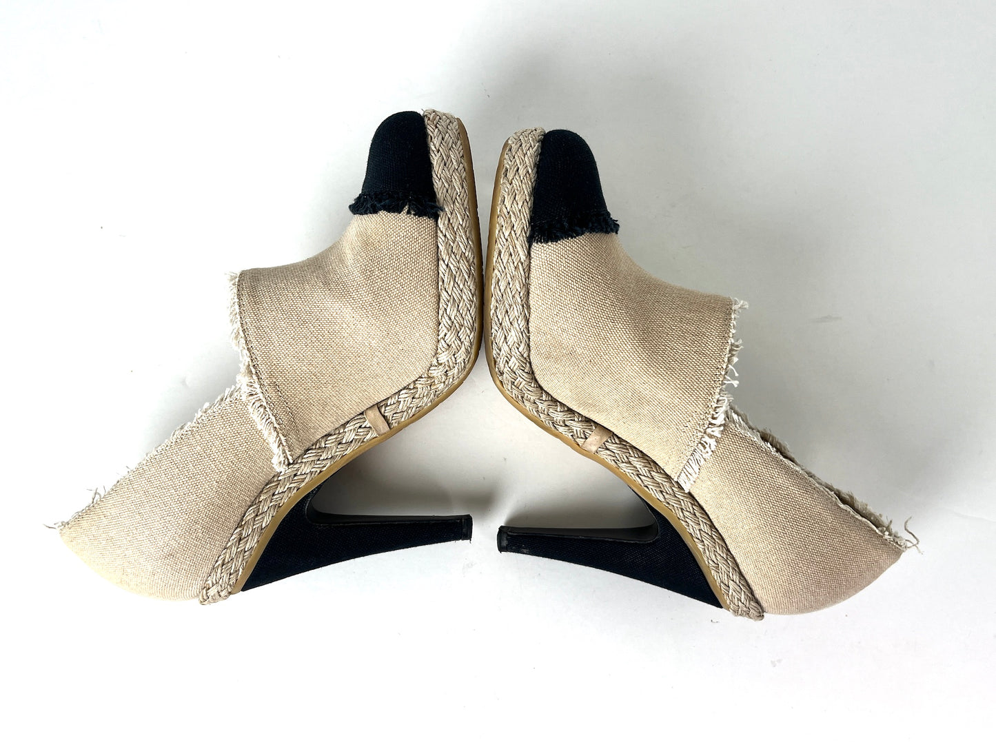 CHANEL 2014 Cap Toe Frayed Canvas Bi Color Beige Black Espadrille Pumps 39 8.5