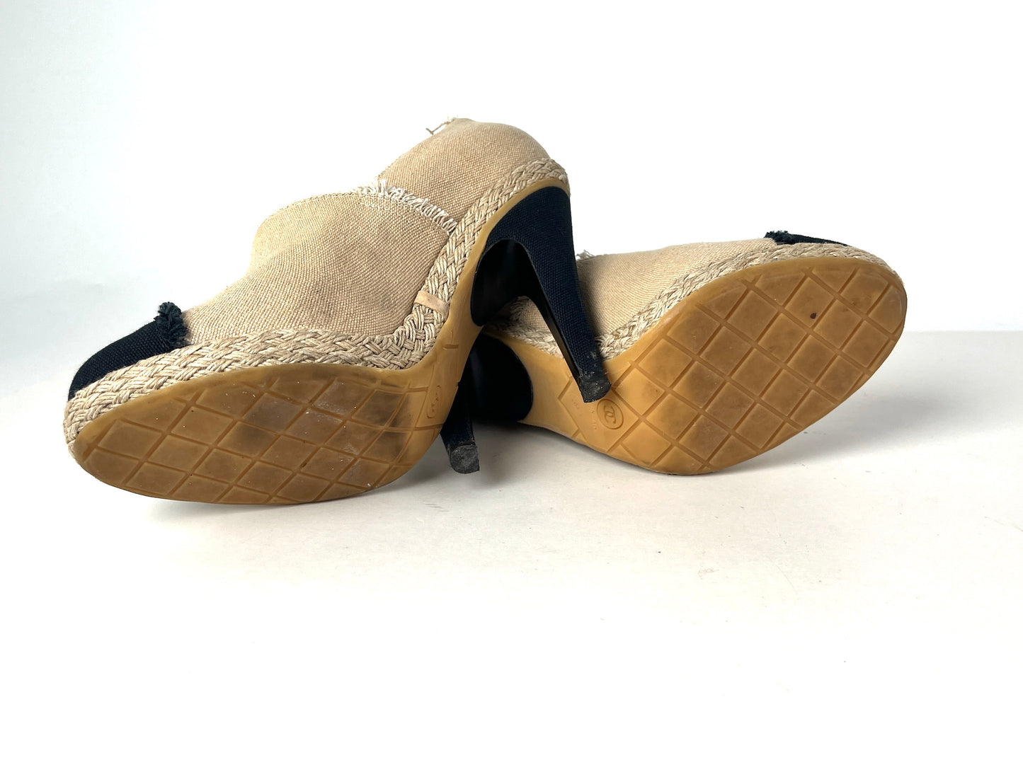 CHANEL 2014 Cap Toe Frayed Canvas Bi Color Beige Black Espadrille Pumps 39 8.5