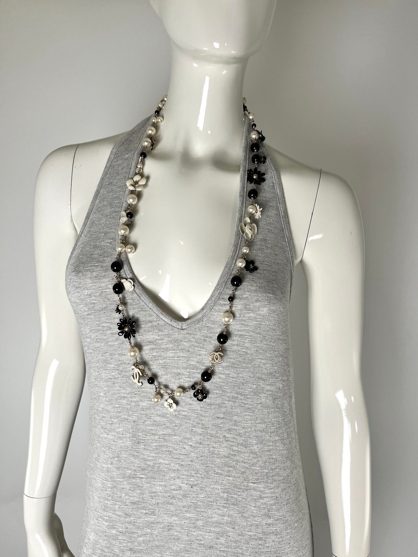 CHANEL Faux Pearl CC Black White Flower Station Long Necklace