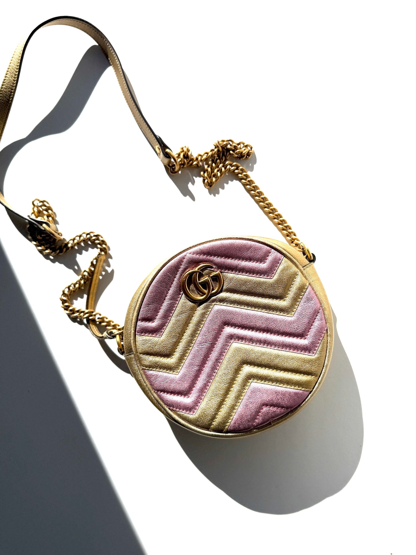 GUCCI Marmont Gold Pink Metallic Circle Crossbody Chain Bag
