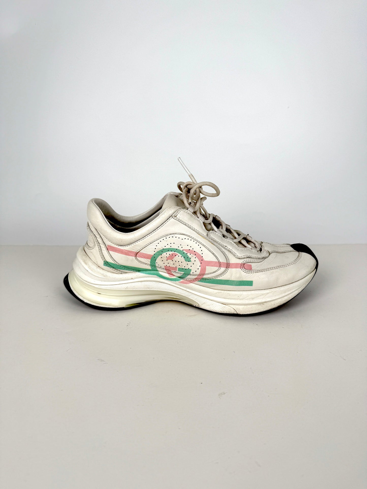 GUCCI White Interlocking G Run Ultralight Plutone Leather GG Sneakers 39, 8.5