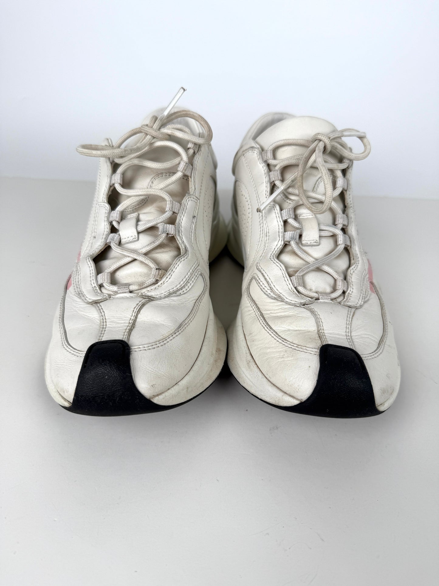 GUCCI White Interlocking G Run Ultralight Plutone Leather GG Sneakers 39, 8.5