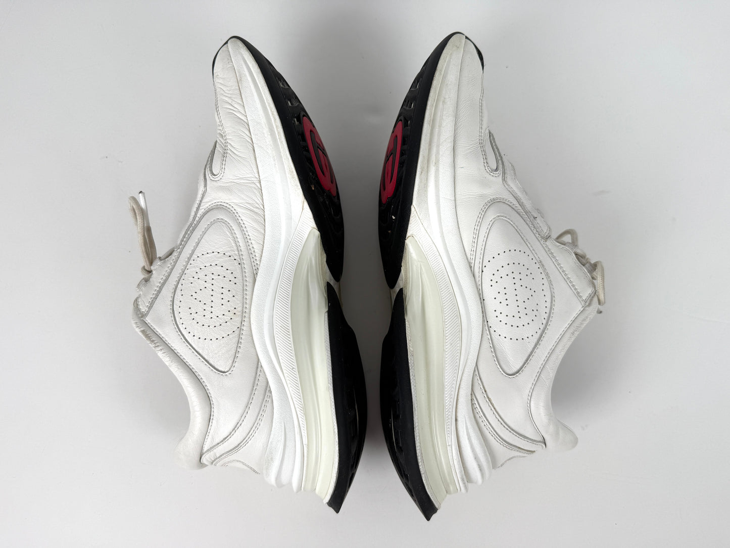 GUCCI White Interlocking G Run Ultralight Plutone Leather GG Sneakers 39, 8.5
