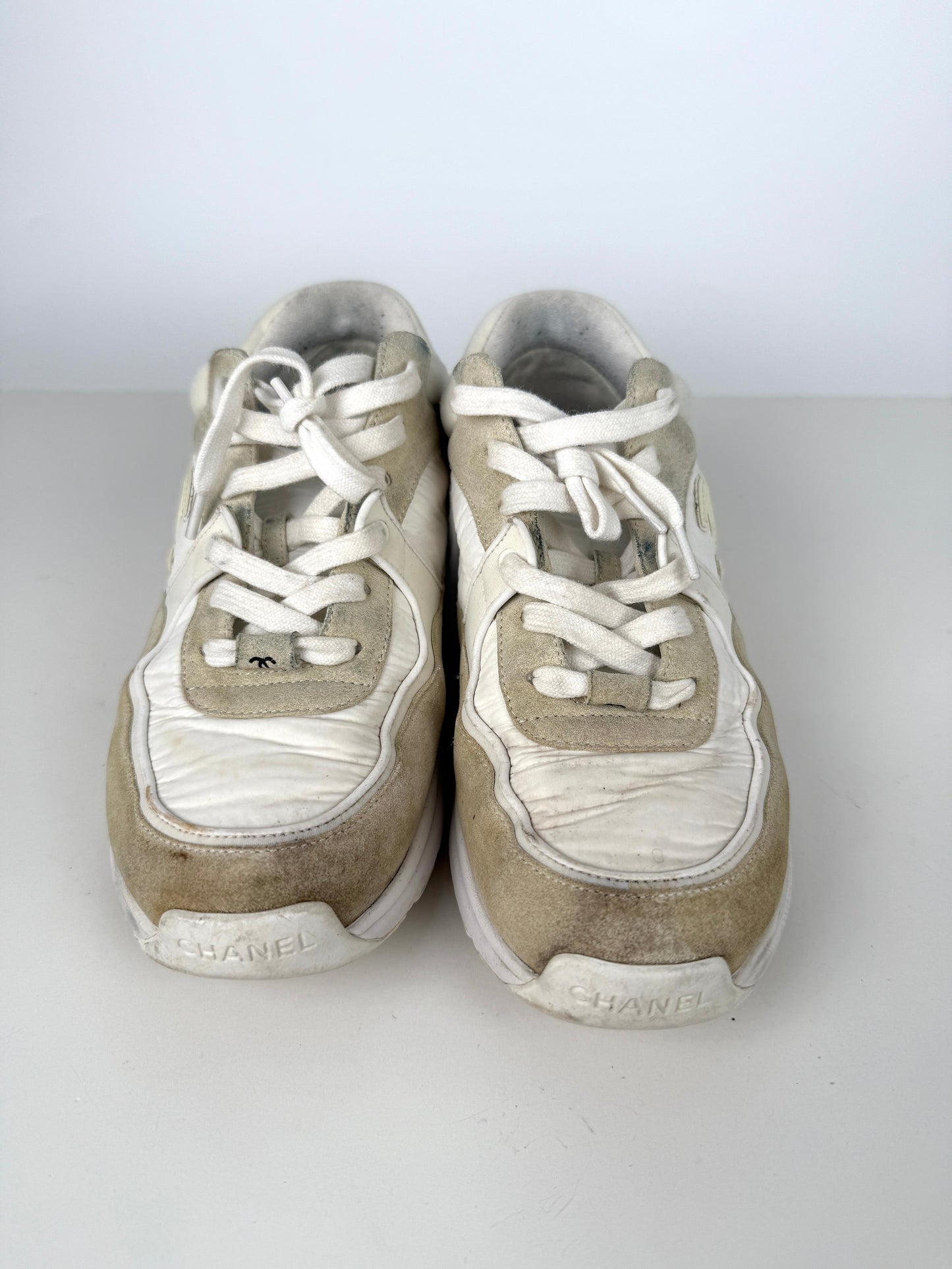 CHANEL White CC Logo Leather Running Classic Sneakers 39, 8