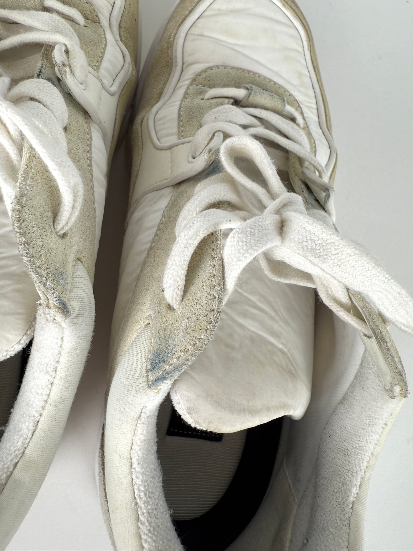 CHANEL White CC Logo Leather Running Classic Sneakers 39, 8