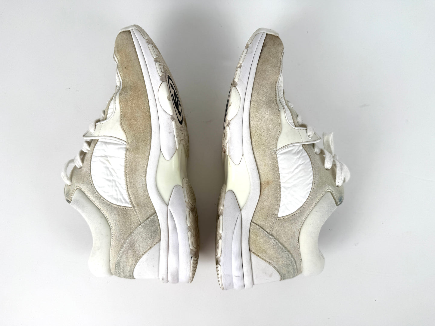 CHANEL White CC Logo Leather Running Classic Sneakers 39, 8