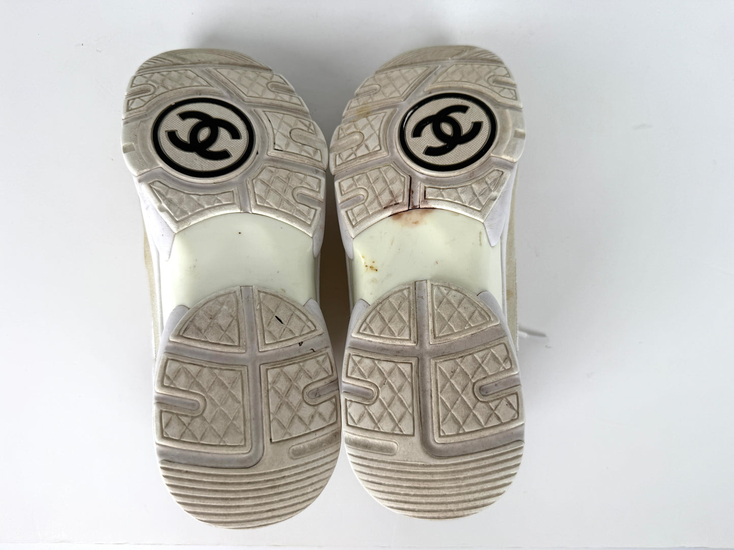 CHANEL White CC Logo Leather Running Classic Sneakers 39, 8