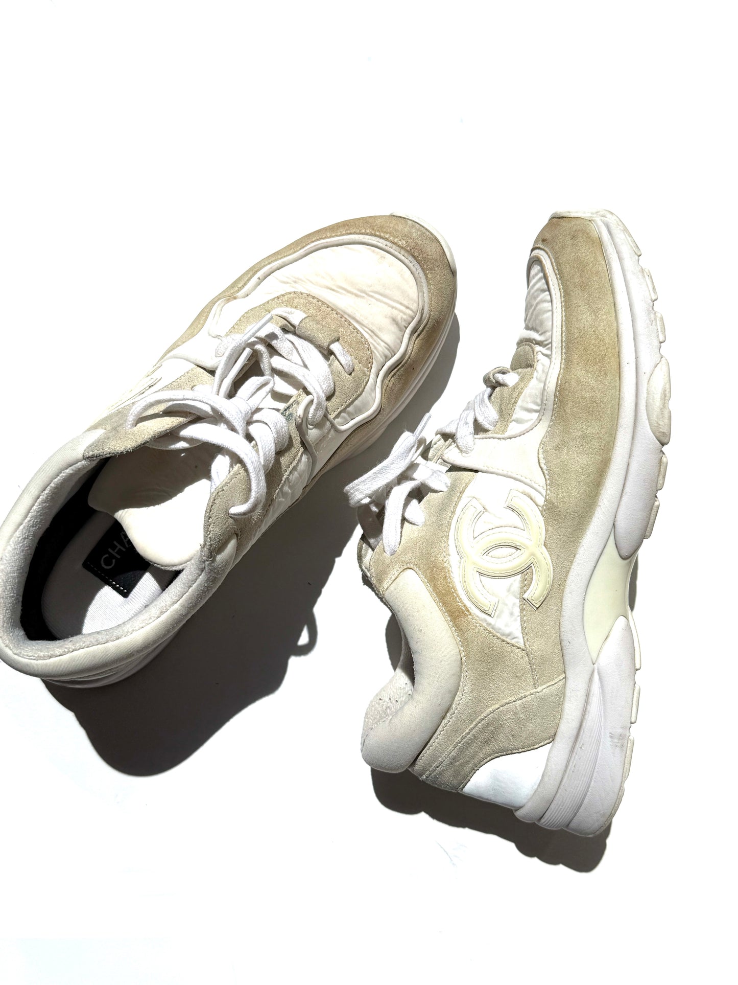 CHANEL White CC Logo Leather Running Sneakers 39, 8