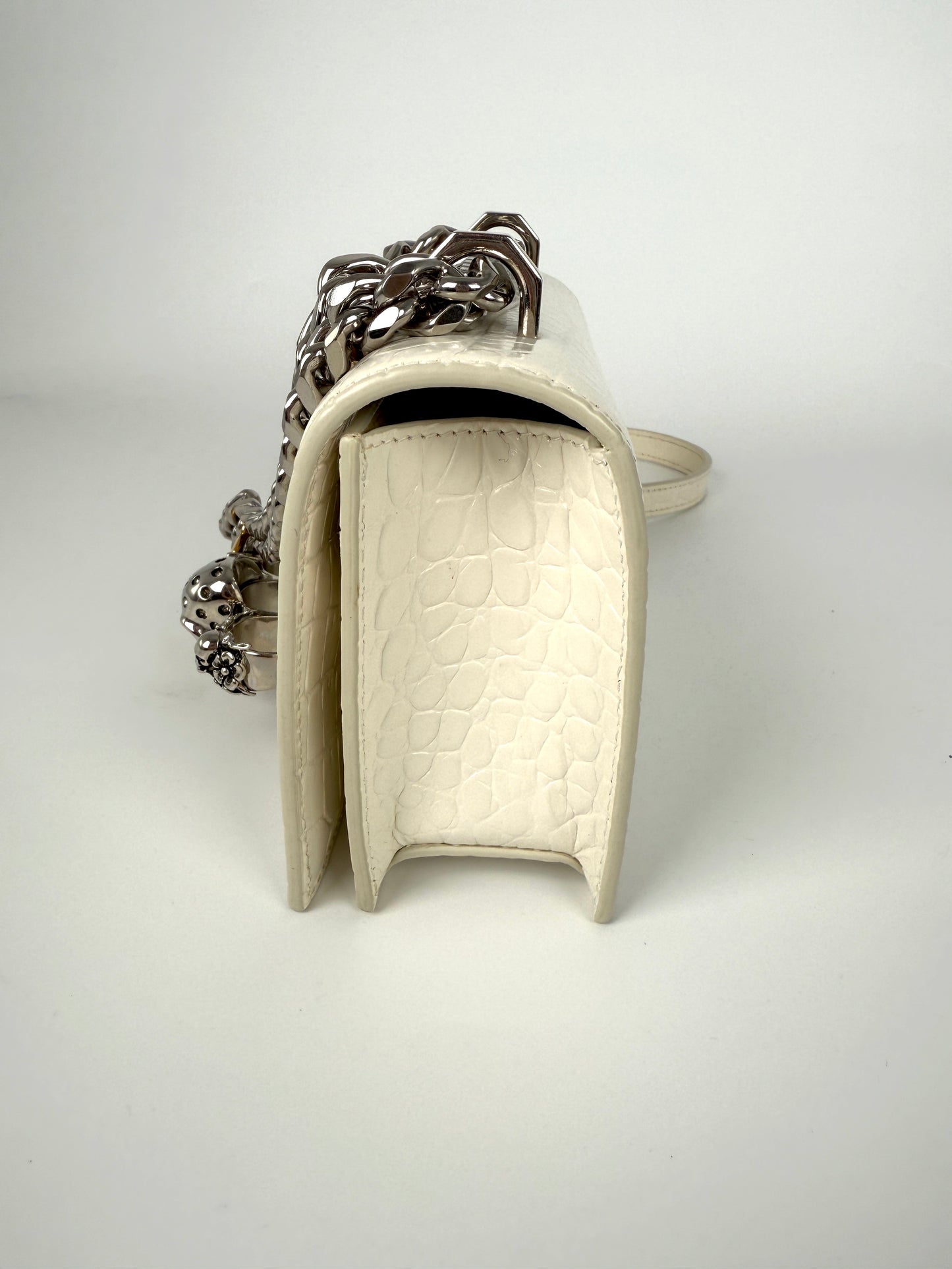 Alexander McQueen Jeweled Chain Link Skull Knuckle White Crossbody Mini Clutch Designer resale