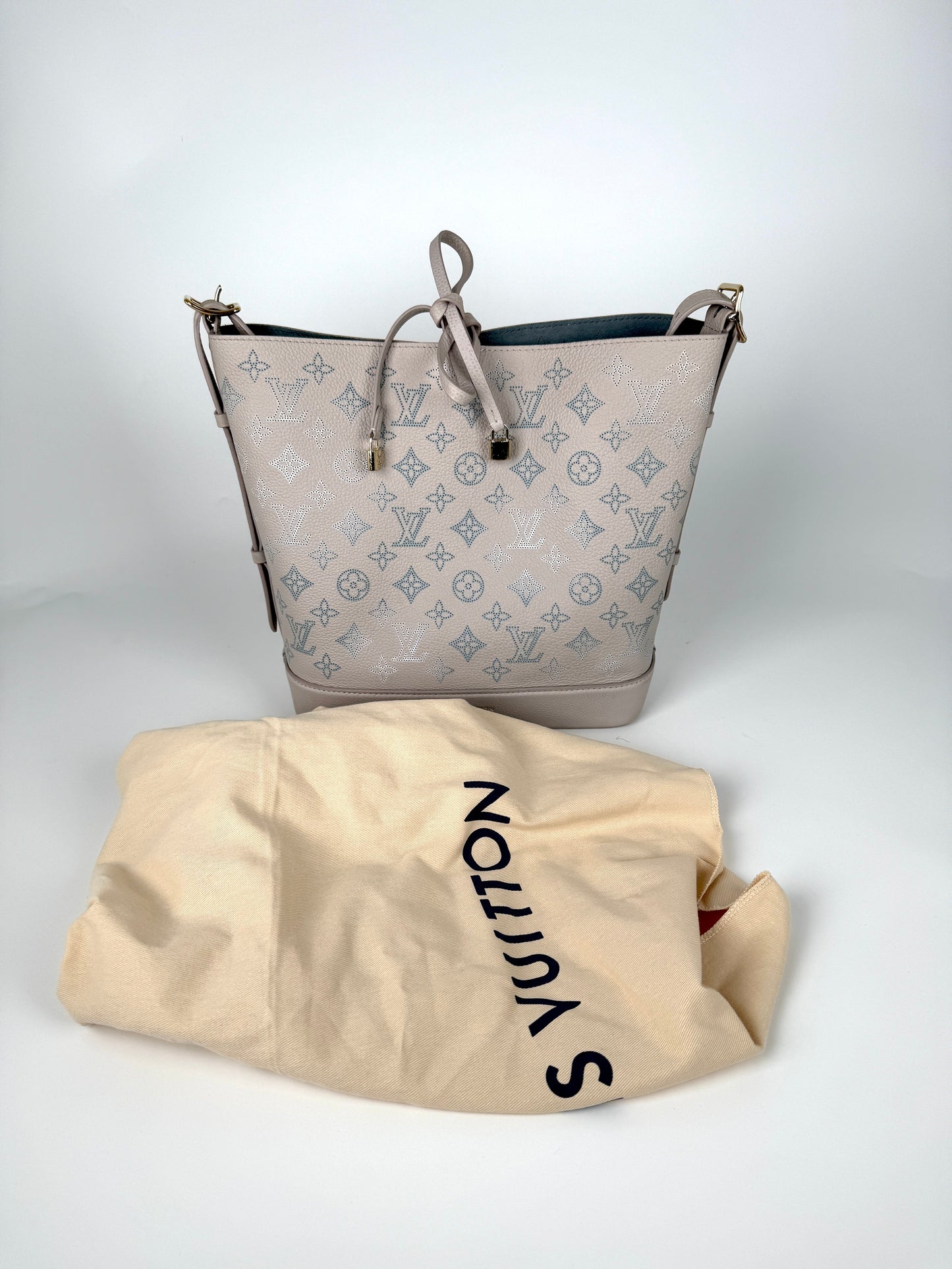 Louis Vuitton Flore NM Mahina FM Brume Shoulder Bucket Bag
