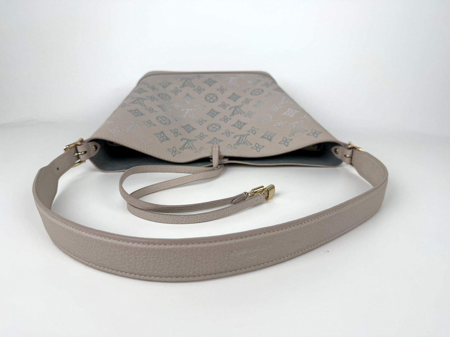 Louis Vuitton Flore NM Mahina FM Brume Shoulder Bucket Bag