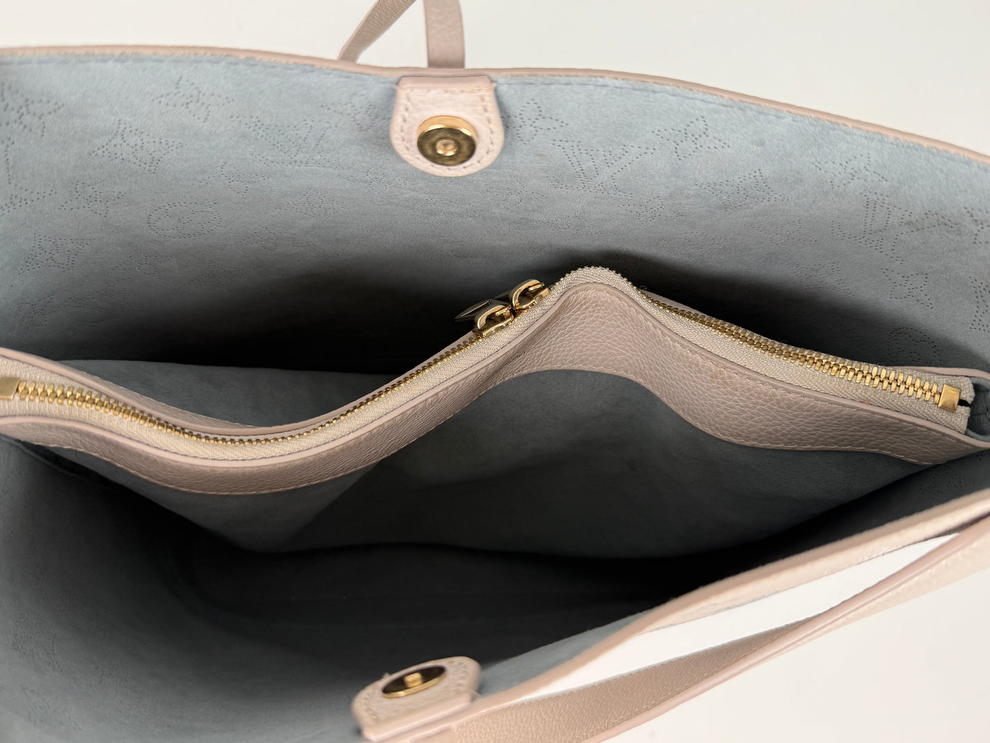 Louis Vuitton Flore NM Mahina FM Brume Shoulder Bucket Bag