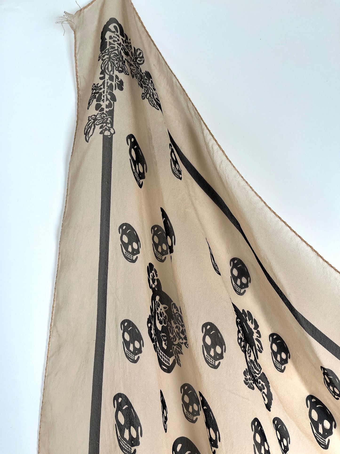Alexander McQueen Skull Print Beige Black Silk Scarf