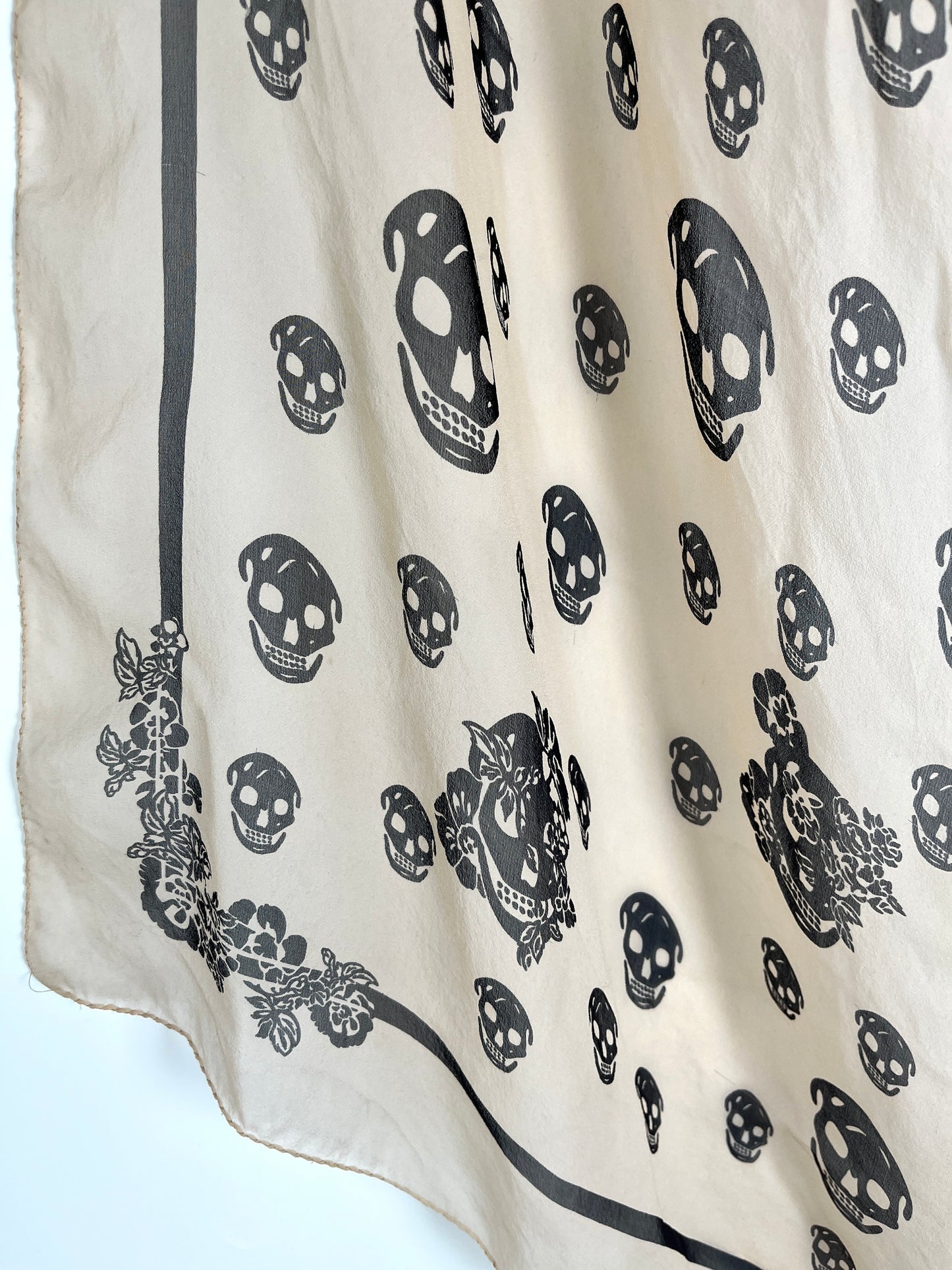 Alexander McQueen Skull Print Beige Black Silk Scarf