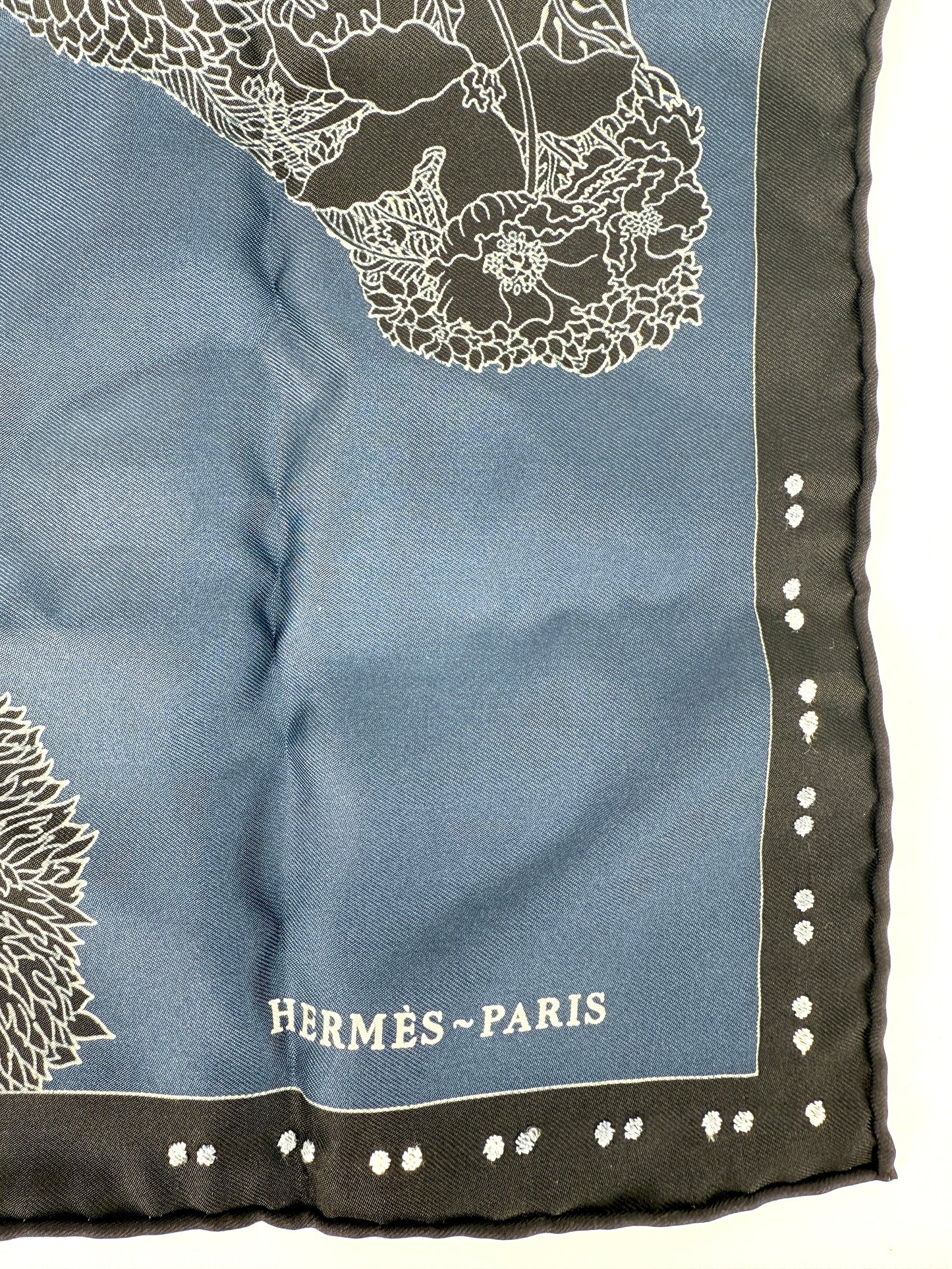 HERMES Robe Legere Embroidered Black Creme Silk Square Scarf 45