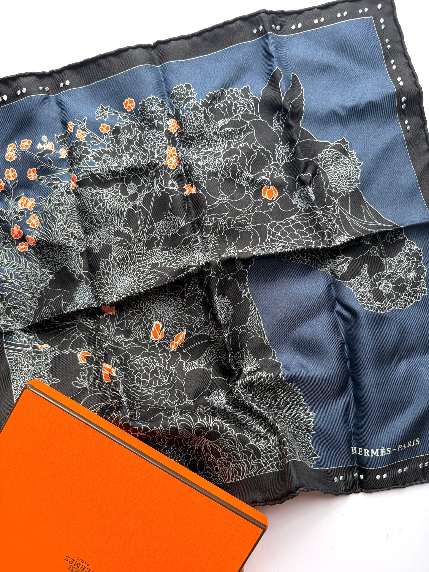HERMES Robe Legere Embroidered Black Creme Silk Square Scarf 45