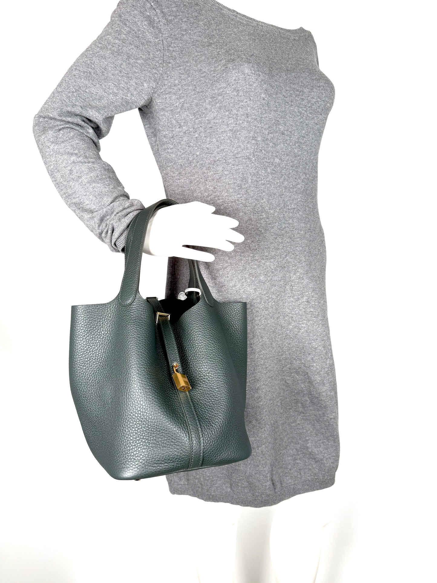HERMES Picotin Lock 22 MM Vert Mangrove Green Taurillon Clemence Satchel Top Handle Bag