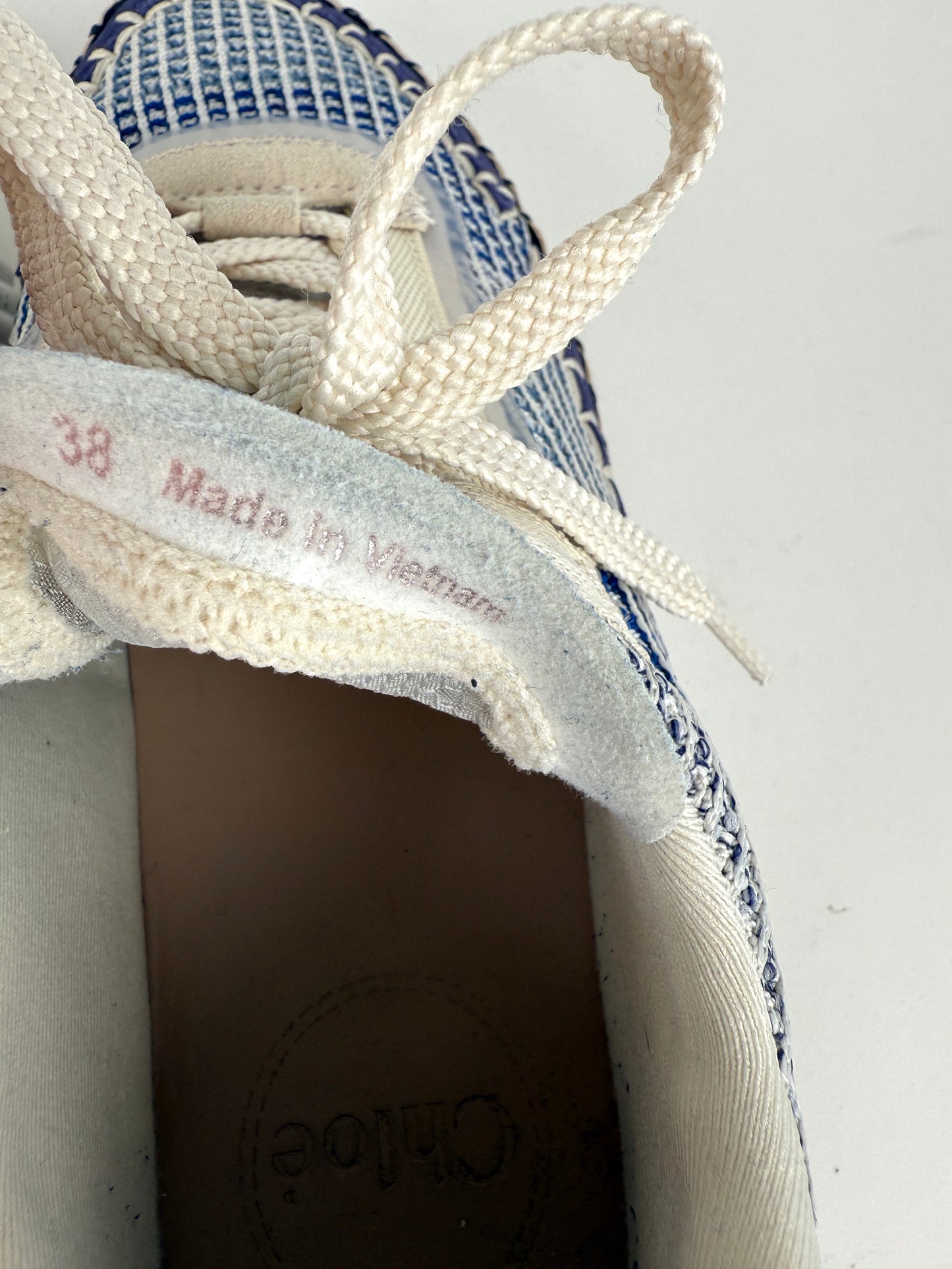 CHLOE Nama Stitch Walking Beige Cosmic Blue Sneakers 38, 7.5