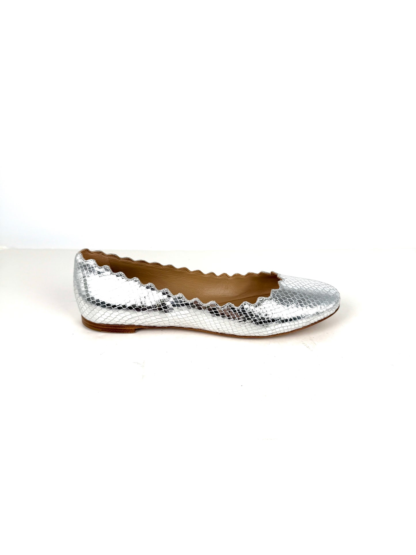 CHLOE Lauren Scalloped Ballet Silver Leather Flat Shoes 38, 7.5