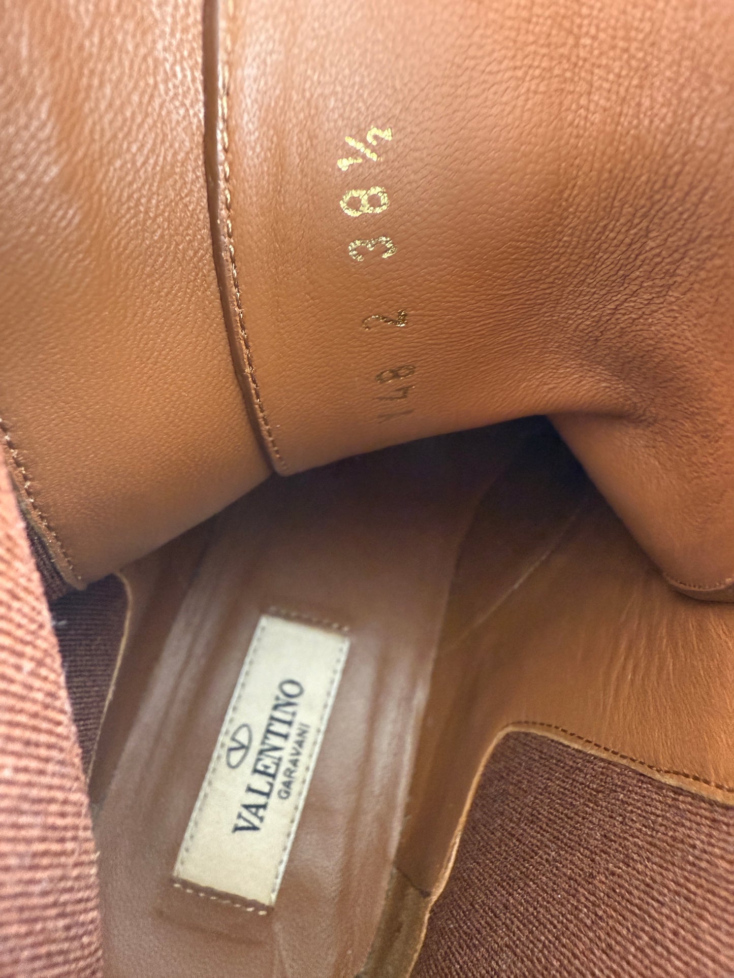 VALENTINO Beatle Buckle Rockstud Brown Leather Ankle Boots 38.5, 8
