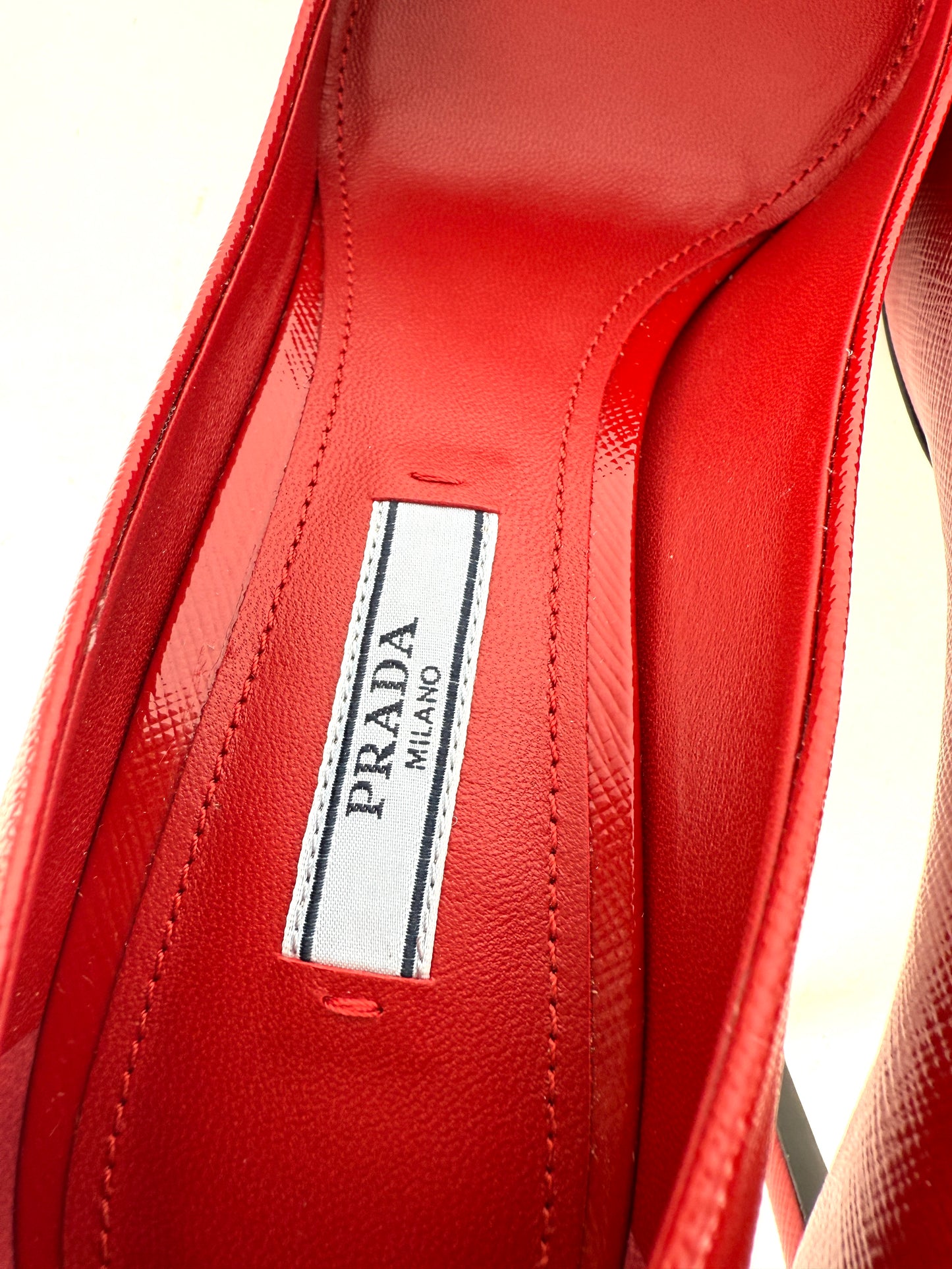 New PRADA Red  Leather Pointed Toe Pumps 38, 7.5