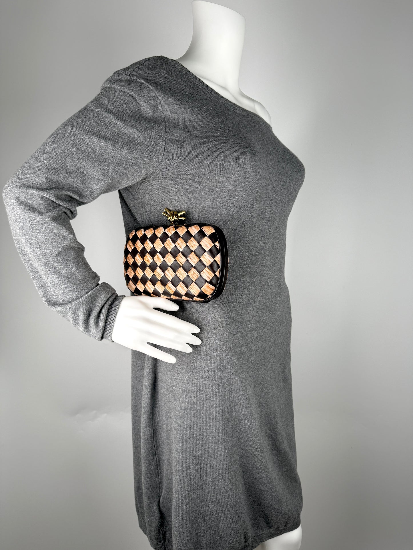 New Bottega Veneta Knot Minaudière Woven Intrecciato Straw Raffia Leather Clutch Bag