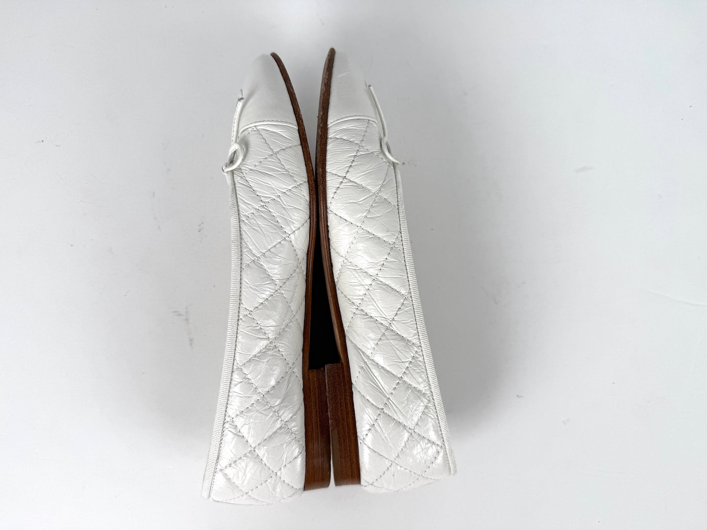 CHANEL White Cap Toe Quilted Leather Classic Flats 38, 7.5