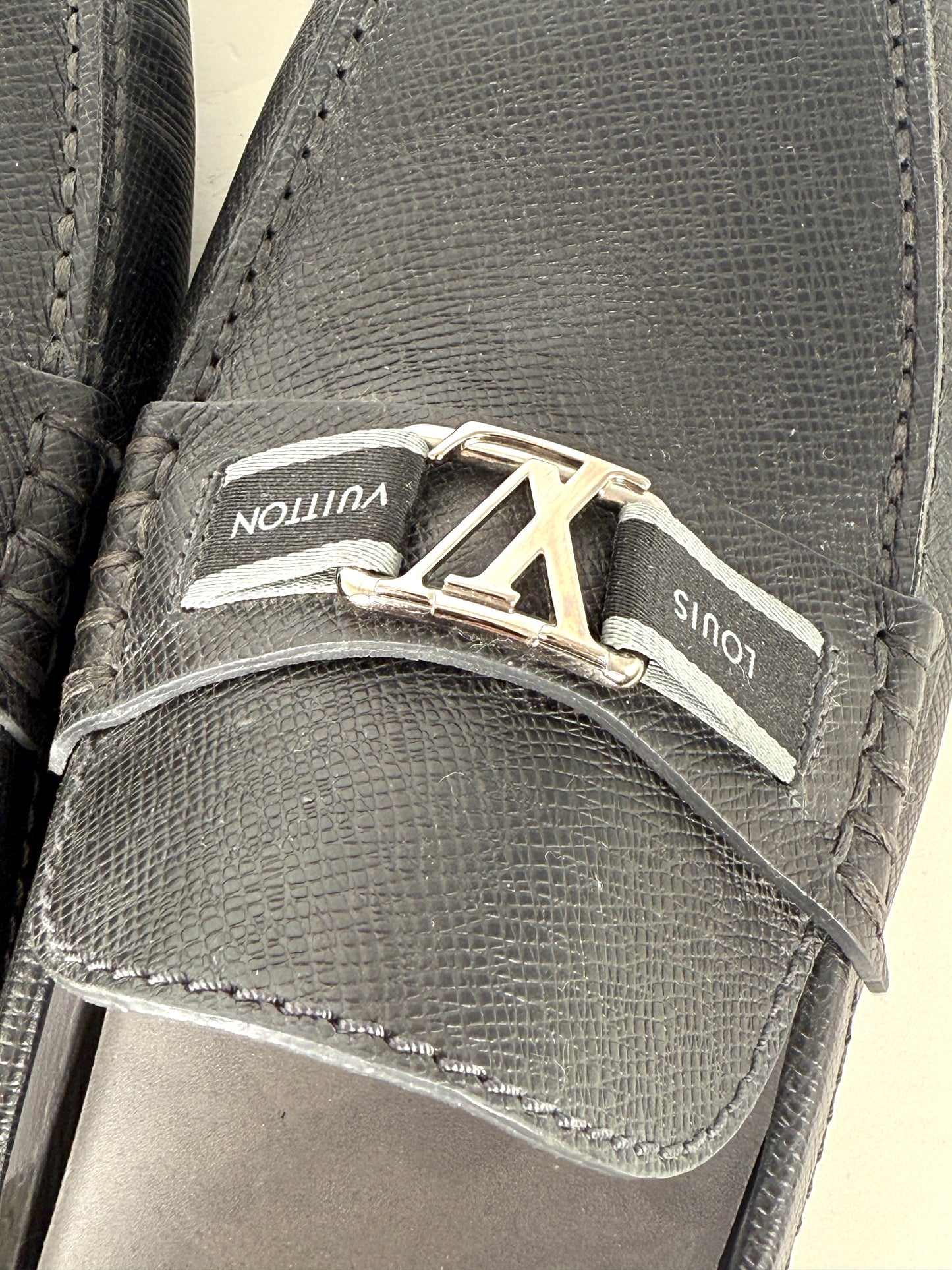 Louis Vuitton Black LV Logo Leather Moccasin Loafer Shoes 9.5