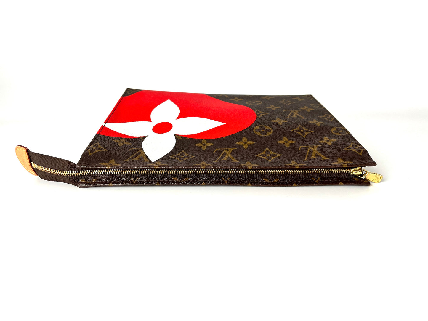LOUIS VUITTON Monogram 2021 Game On Zip Brown Toiletry Heart Pouch Bag 26