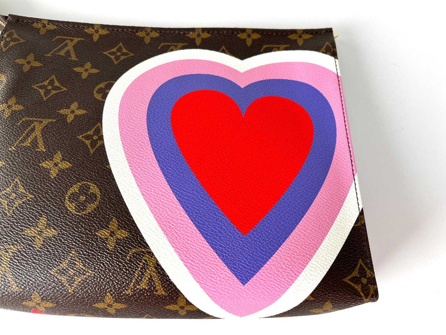 LOUIS VUITTON Monogram 2021 Game On Zip Brown Toiletry Heart Pouch Bag 26