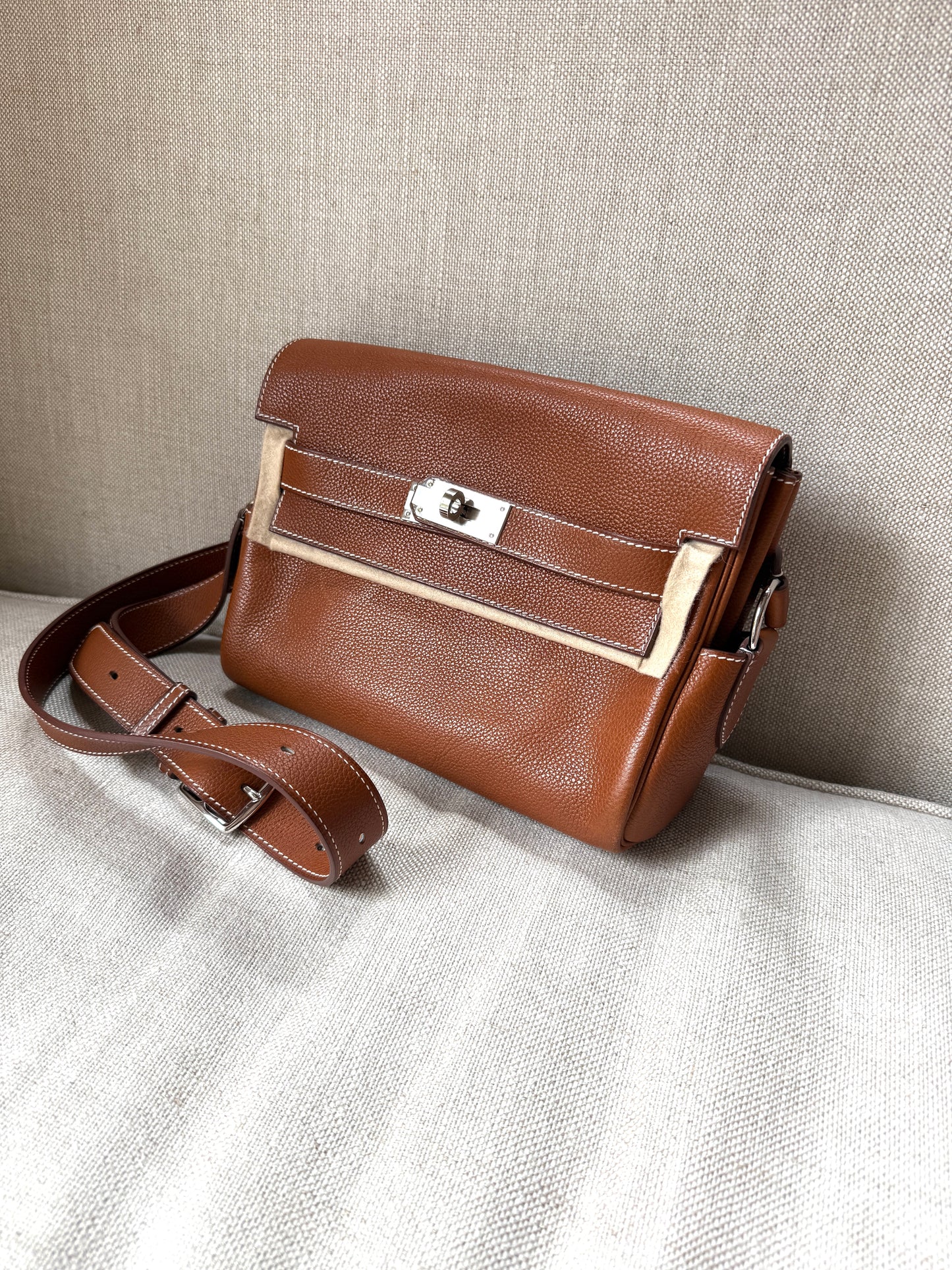 Hermes Kelly Messenger PM Barenia Faubourg 34 Fauve Leather Crossbody Shoulder Bag