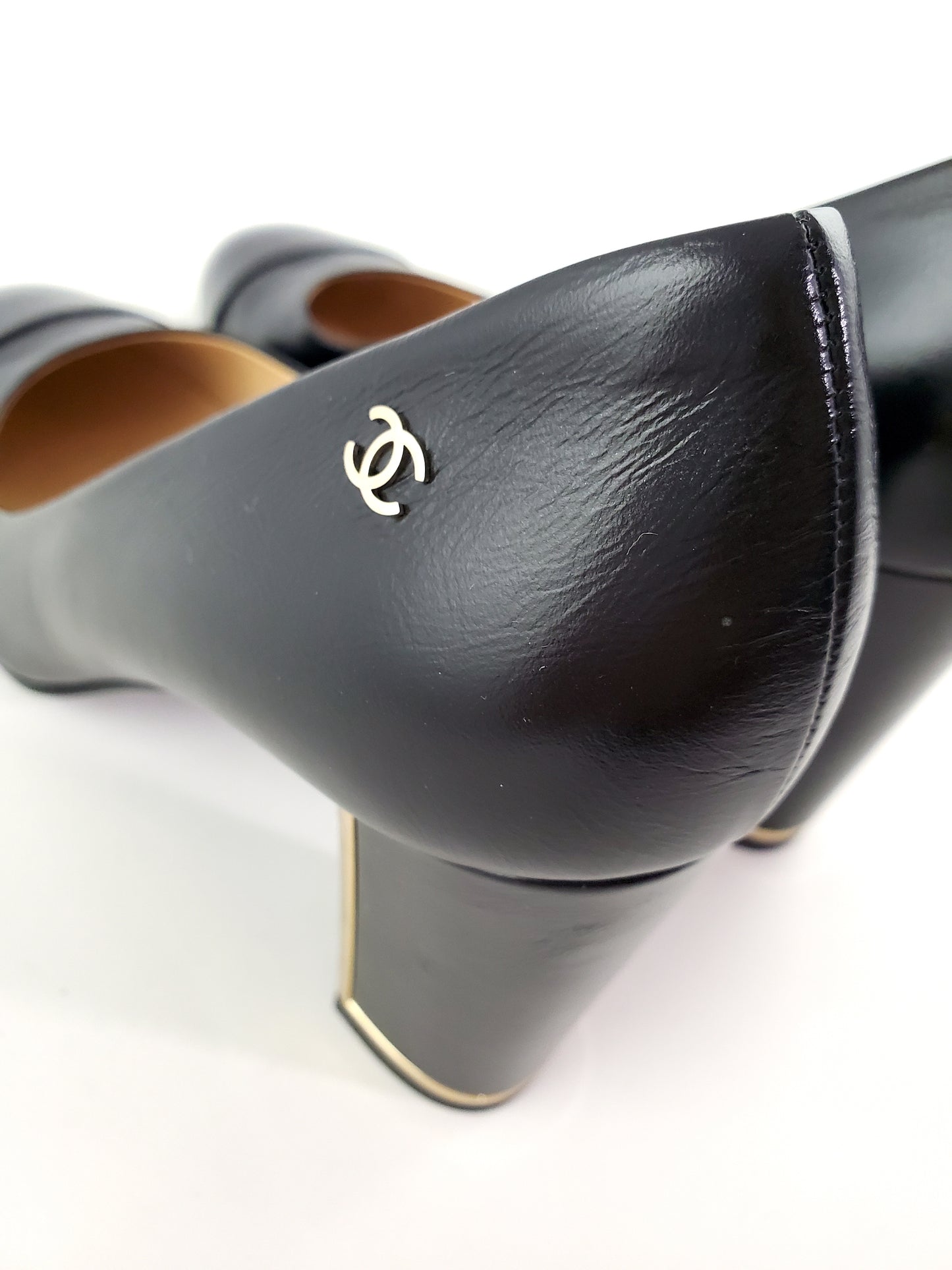 CHANEL CC Logo Round Toe Pumps 40